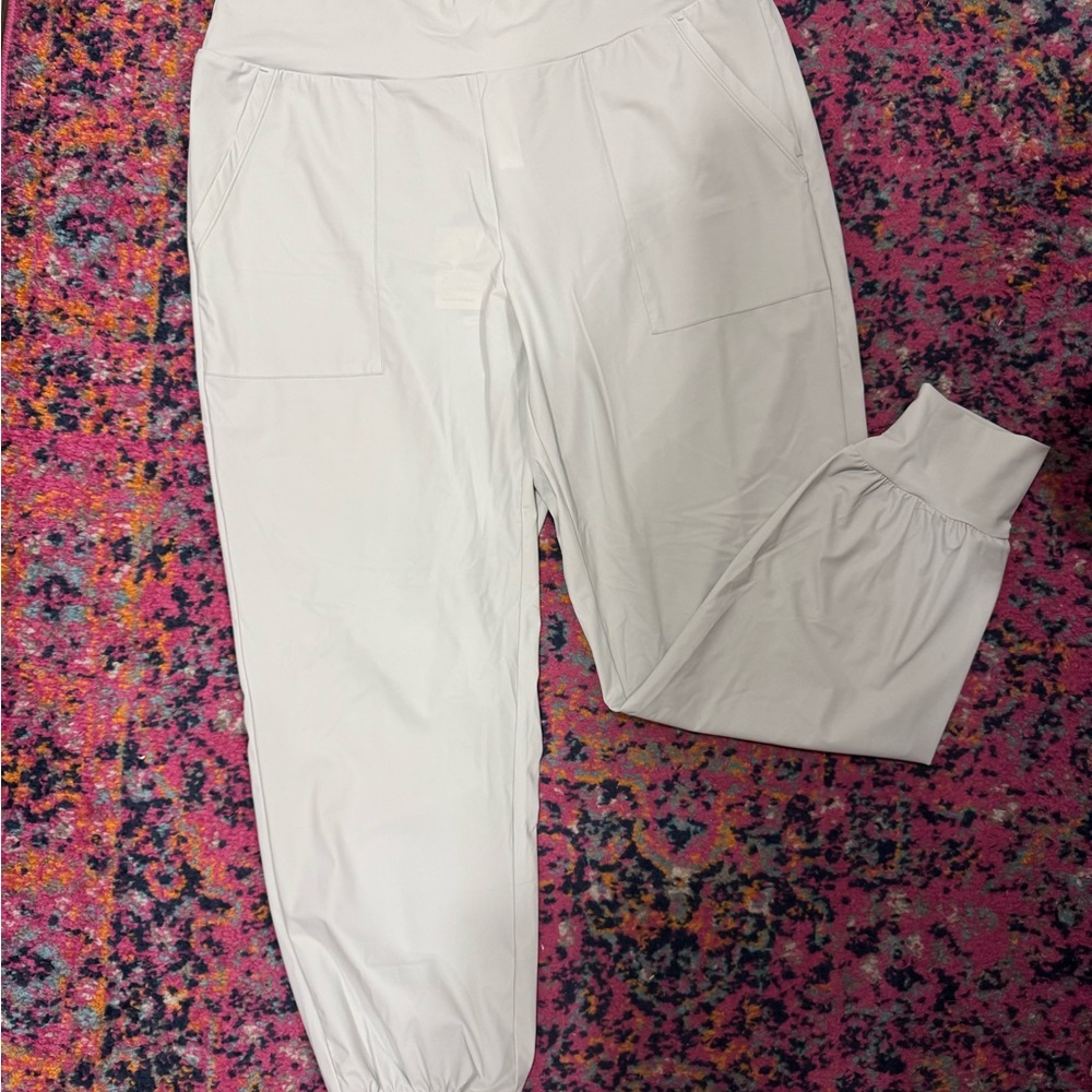 Halara NWT Jogger Pants with Front Pockets